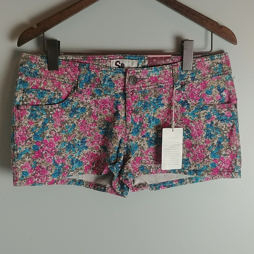 SO Wear It Declare It Womens Floral Print Jean Shorts - Picture 1 of 5